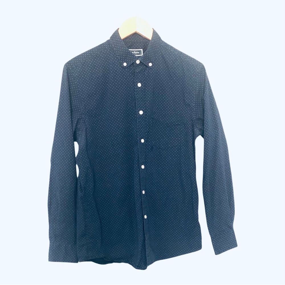 Club Room Navy with white polka dots button-down Shirt Long sleeves Size M.
